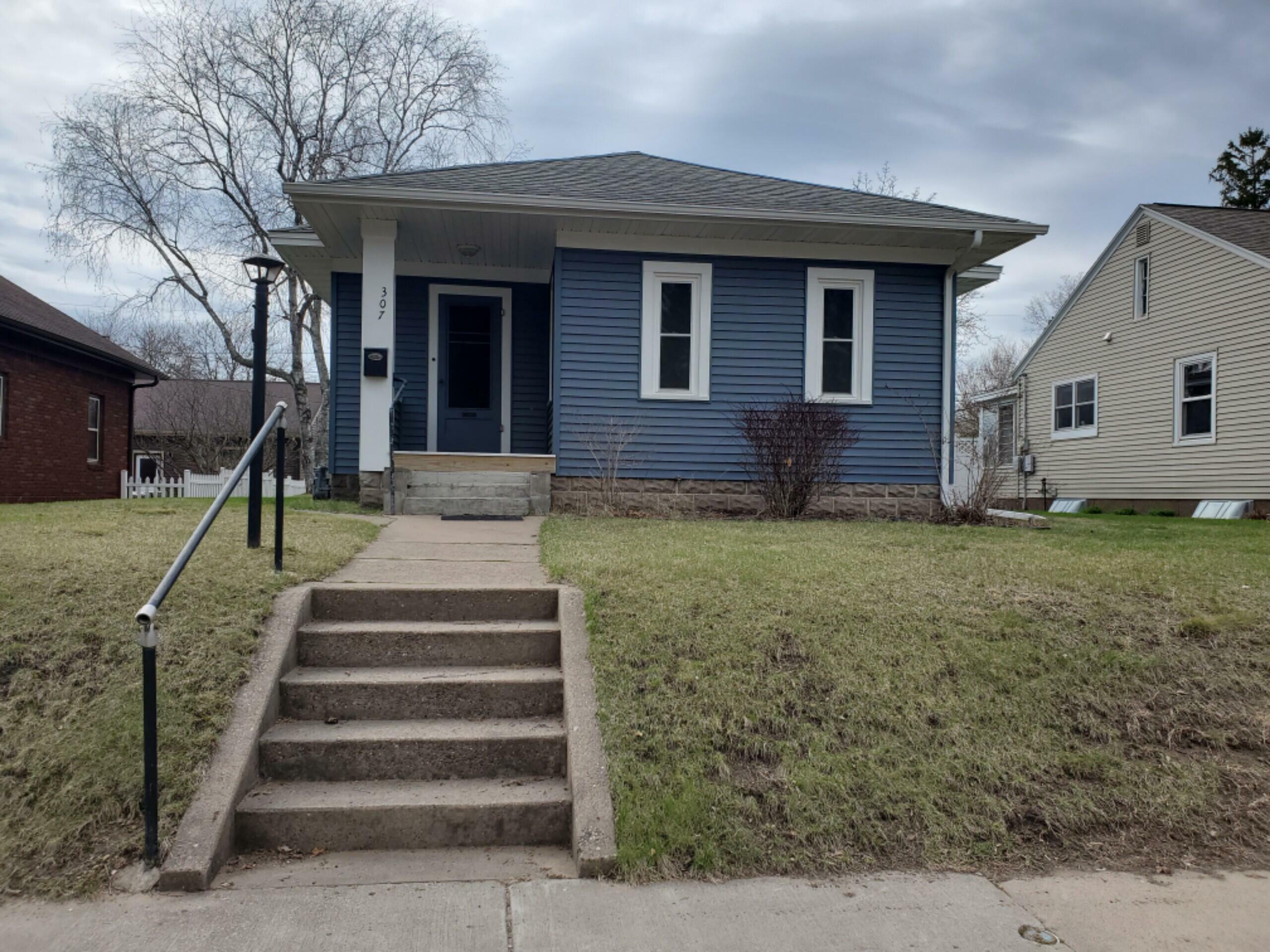 Property Photo:  307 22nd St N  WI 54601 