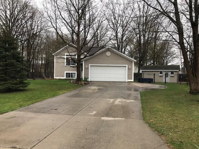 Property Photo: 102 Elwood Court MI 49423