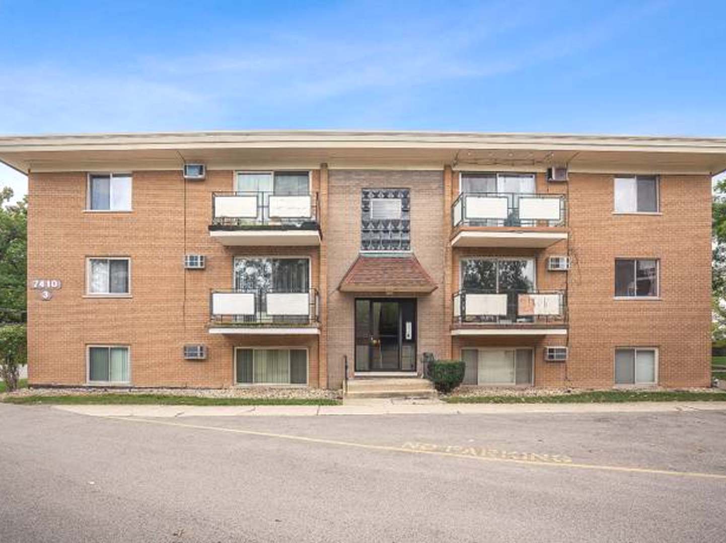Property Photo: 7410 W 111th Street 305 IL 60482