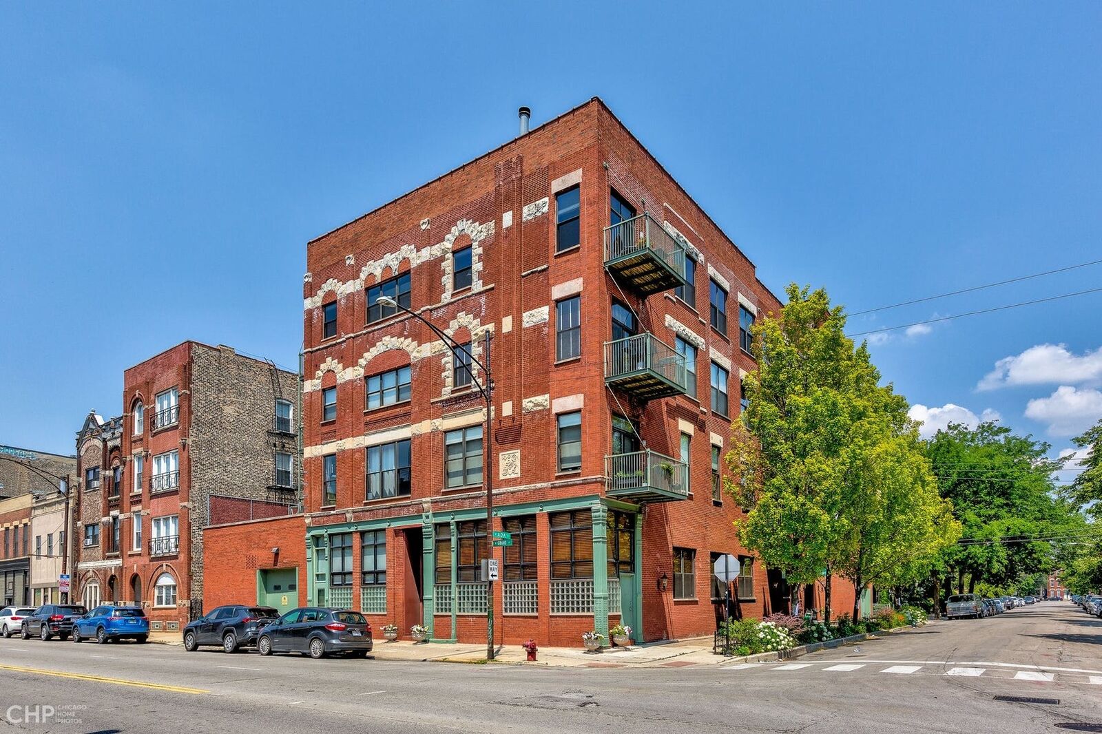 Property Photo:  1350 W Grand Avenue 4D  IL 60642 