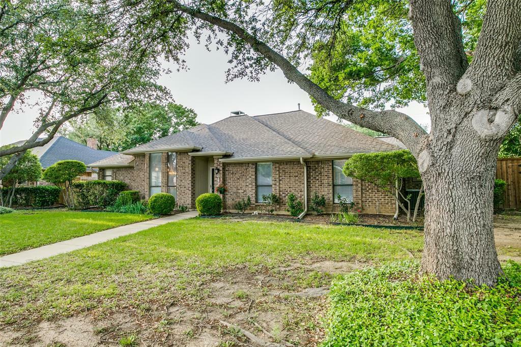 Property Photo:  842 Meadowglen Circle  TX 75019 