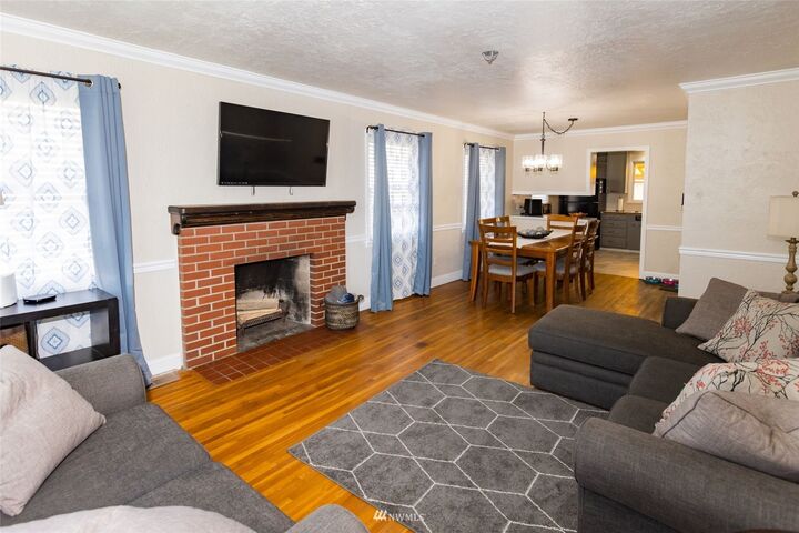 Property Photo:  1703  Evergreen Street  WA 99362 