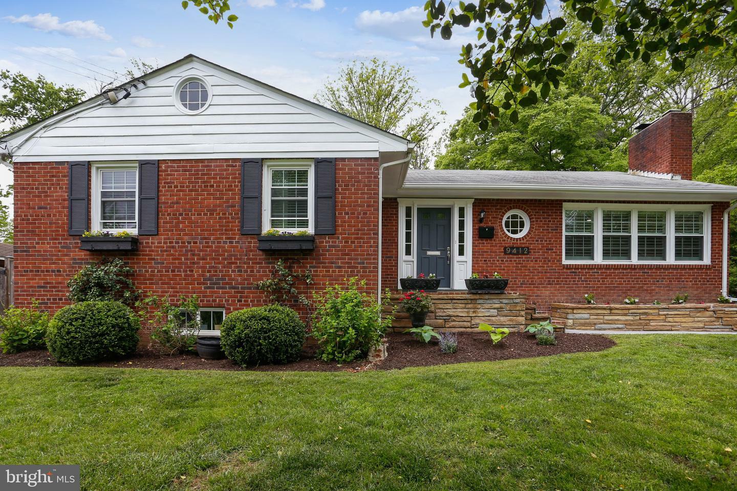 Property Photo:  9412 Forest Haven Drive  VA 22309 