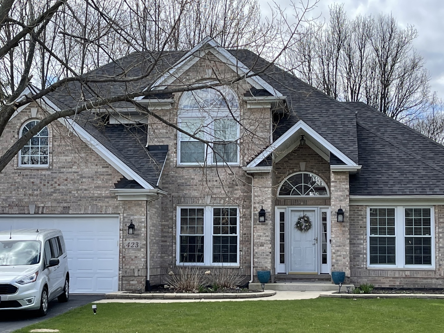 Property Photo: 423 Burr Oak Drive IL 60543
