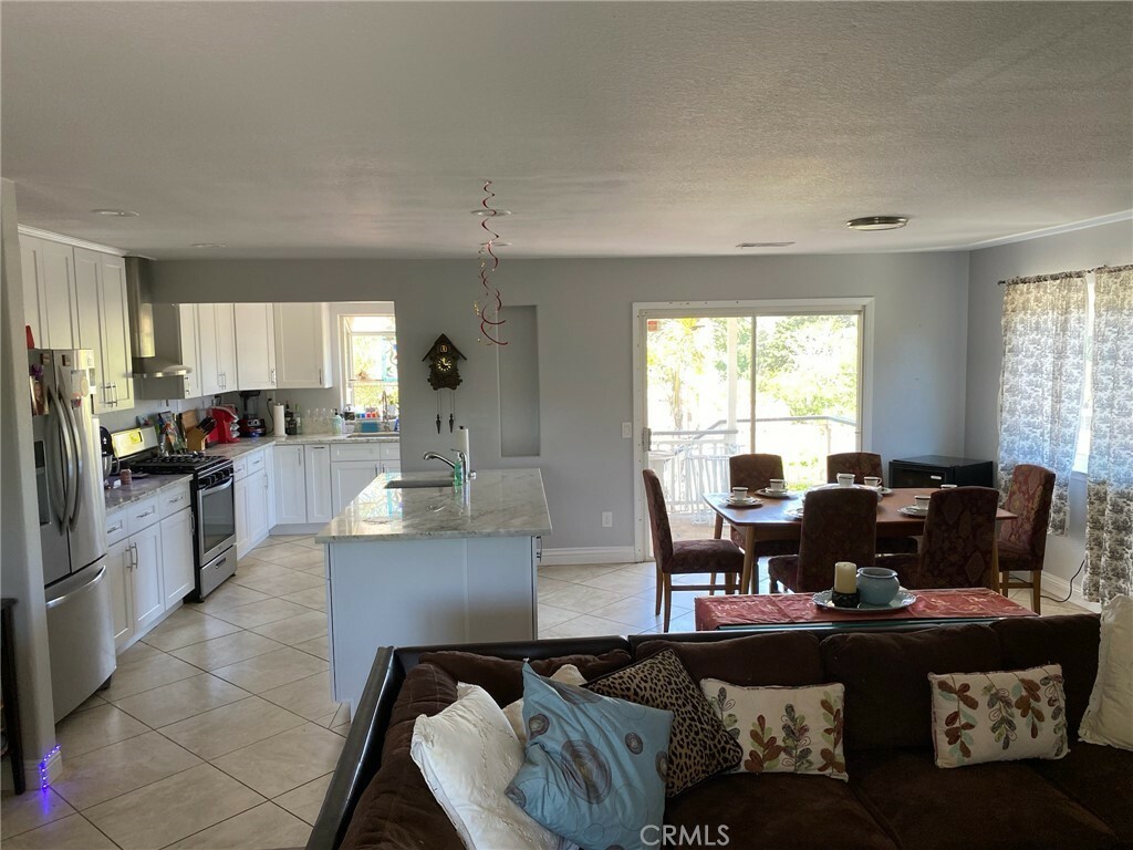 Property Photo:  940 Waypoint Drive  CA 93444 