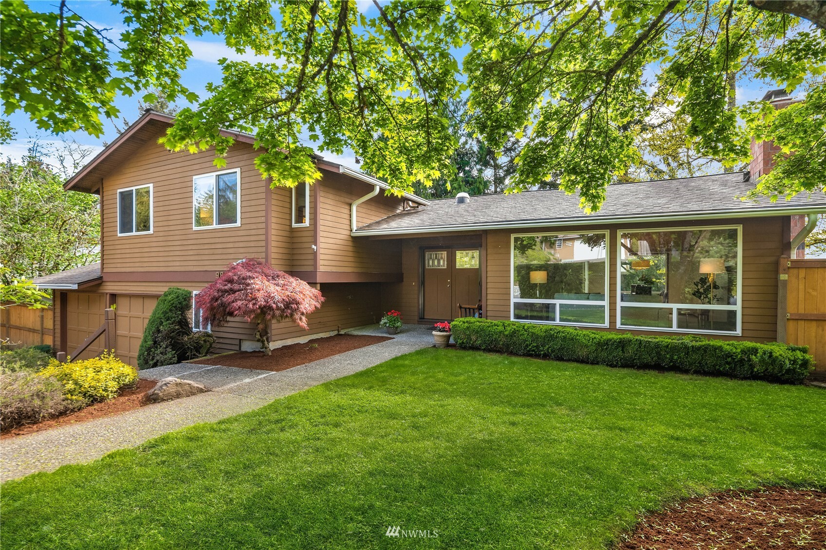 Property Photo: 9827 159th Place NE WA 98052