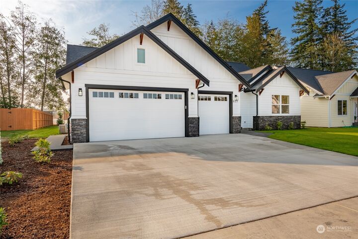 Property Photo:  825 Pine Crest Drive  WA 98247 