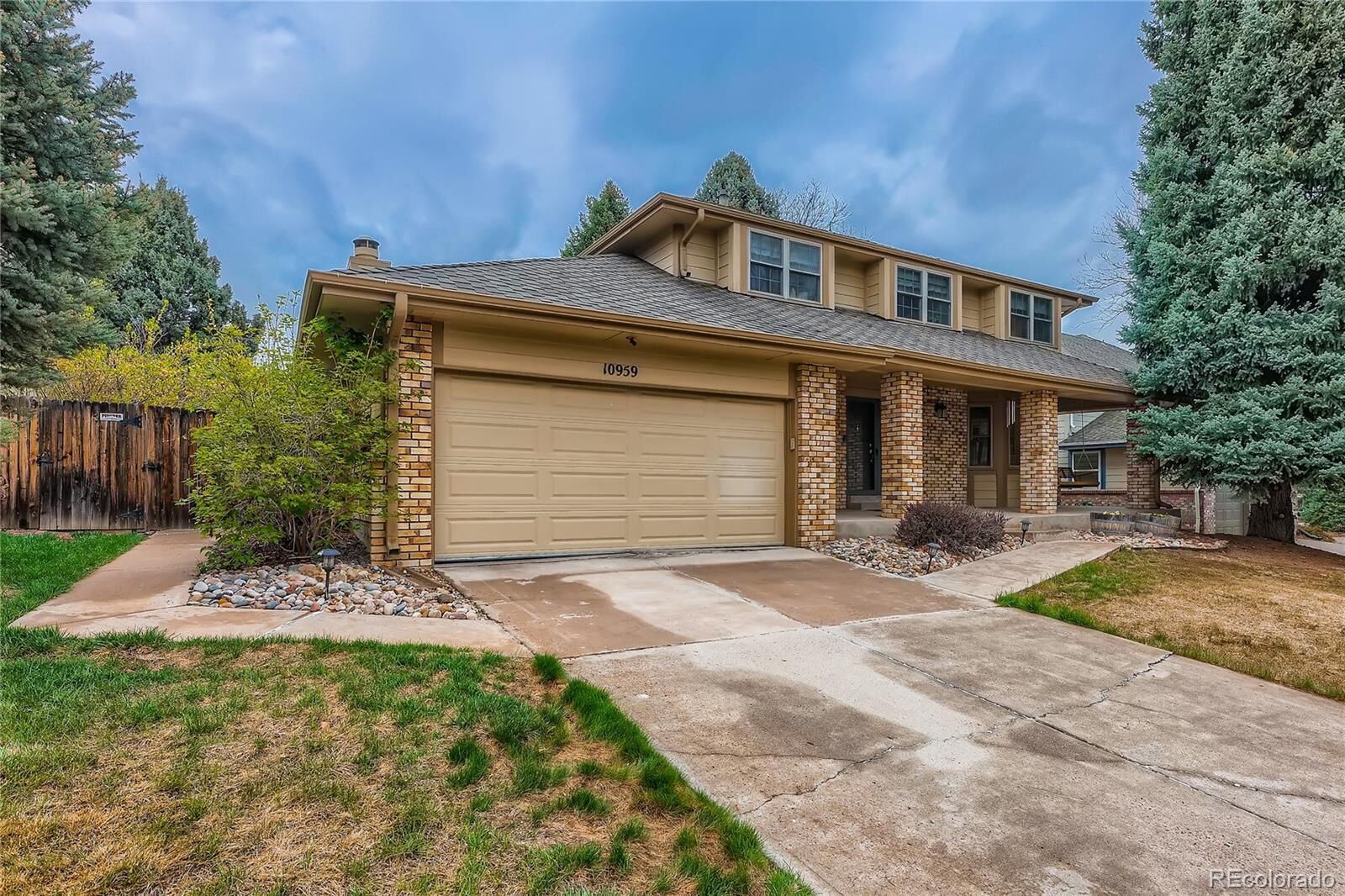 Property Photo: 10959 E Maplewood Drive CO 80111
