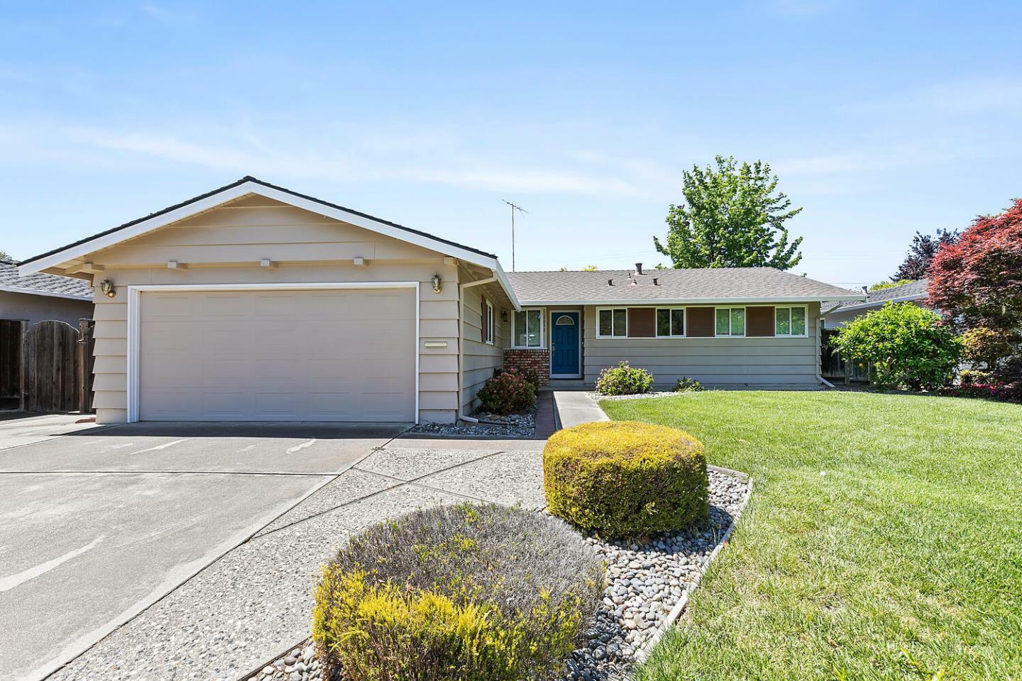 Property Photo:  1052 Waterbird Way  CA 95051 