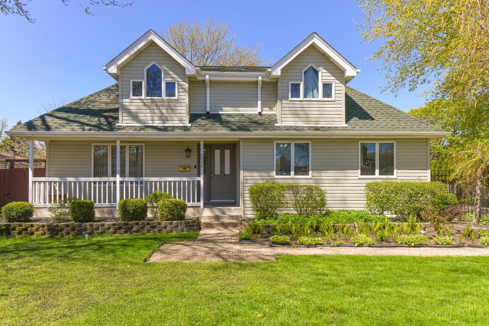 Property Photo: 8434 S Newcastle Avenue IL 60459