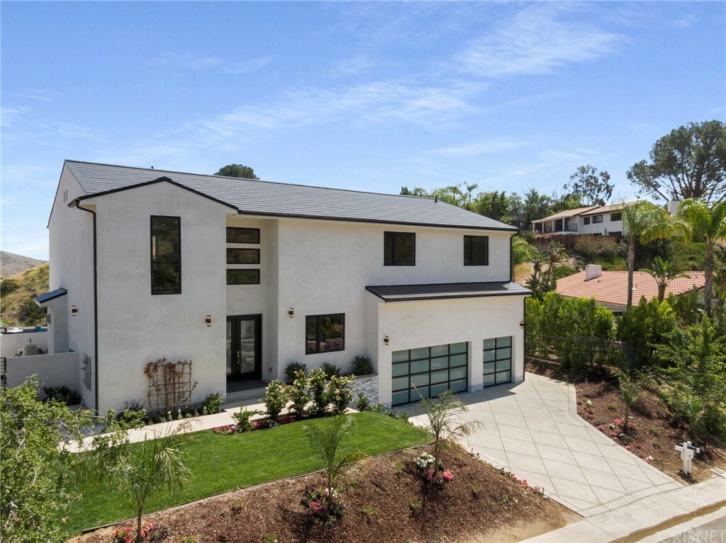 Property Photo: 6 Hitching Post Lane CA 91307