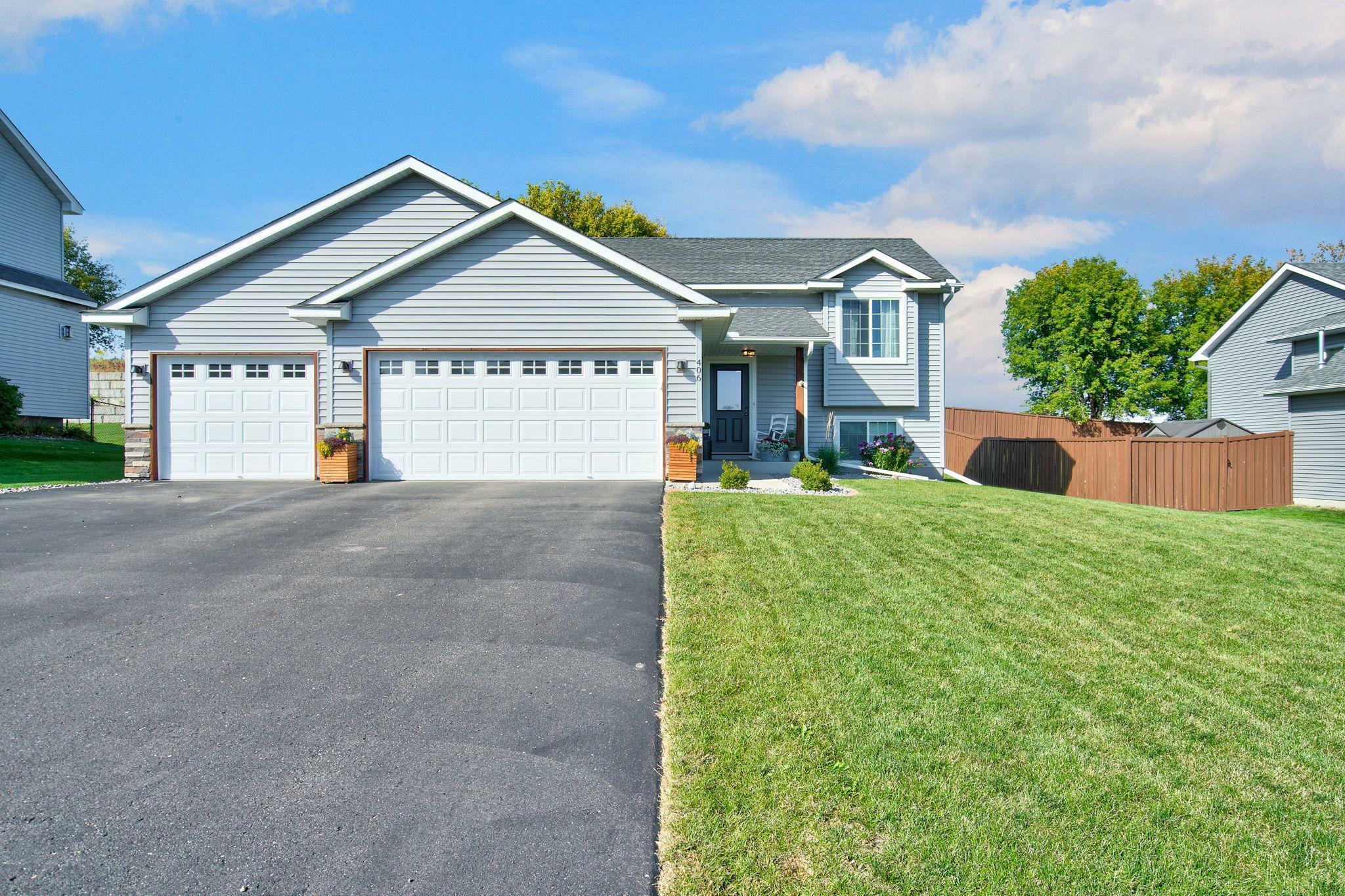 Property Photo: 406 Greenway Drive MN 55328