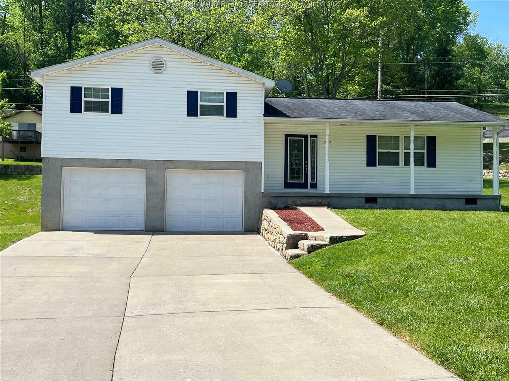 Property Photo:  827 Garden Heights Drive  WV 25309 