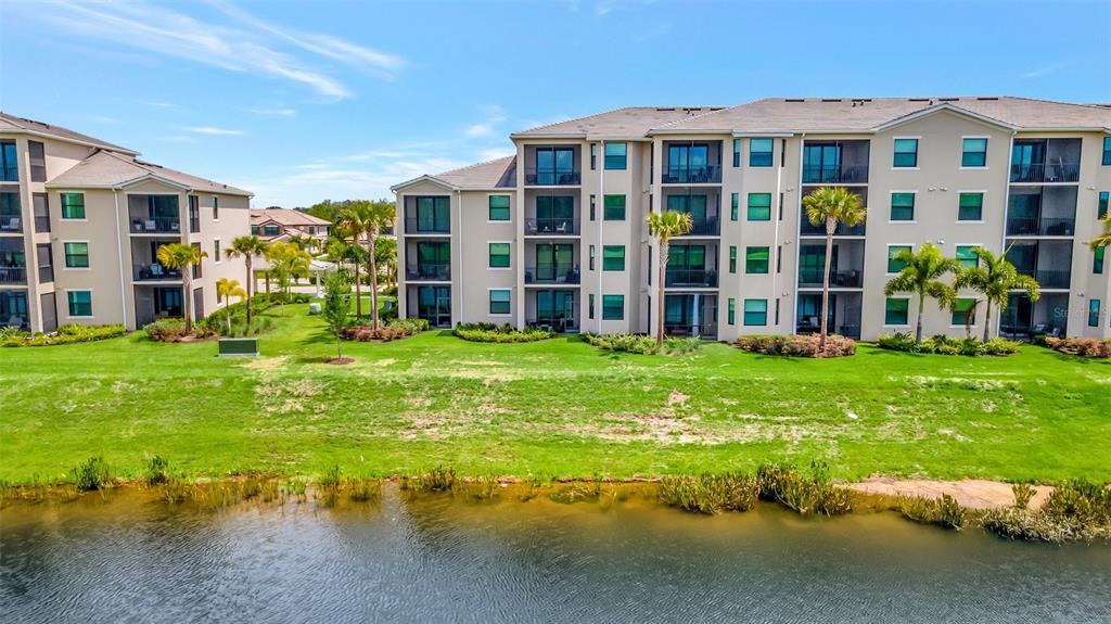Property Photo: 17704 Gawthrop Drive 107 FL 34211