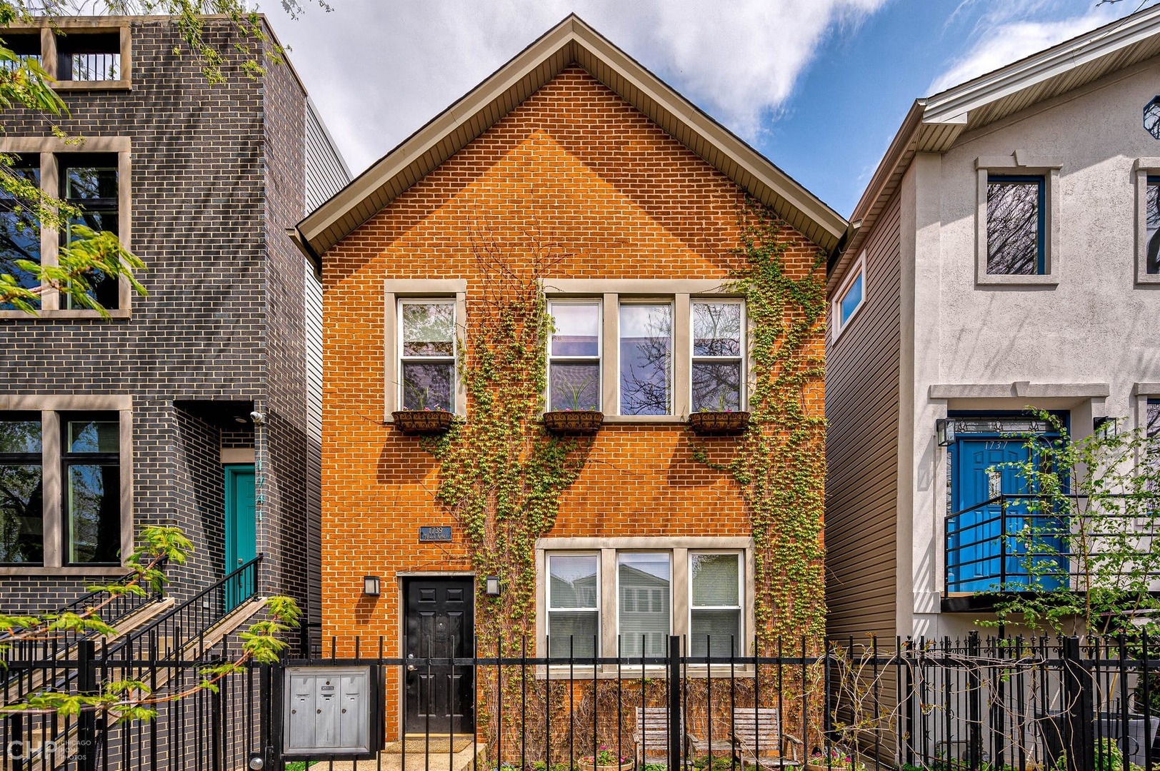 Property Photo: 1739 N Talman Avenue IL 60647