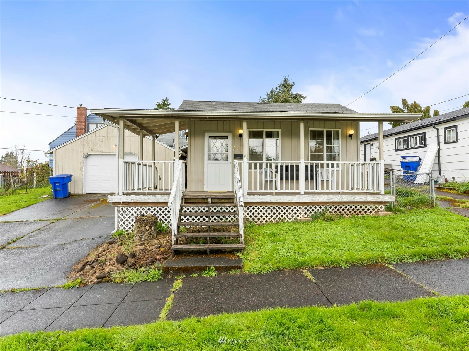 Property Photo:  805 Columbia Street  WA 98626 