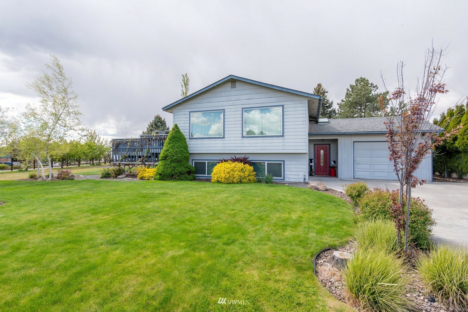 Property Photo:  3828 W Peninsula Drive  WA 98837 