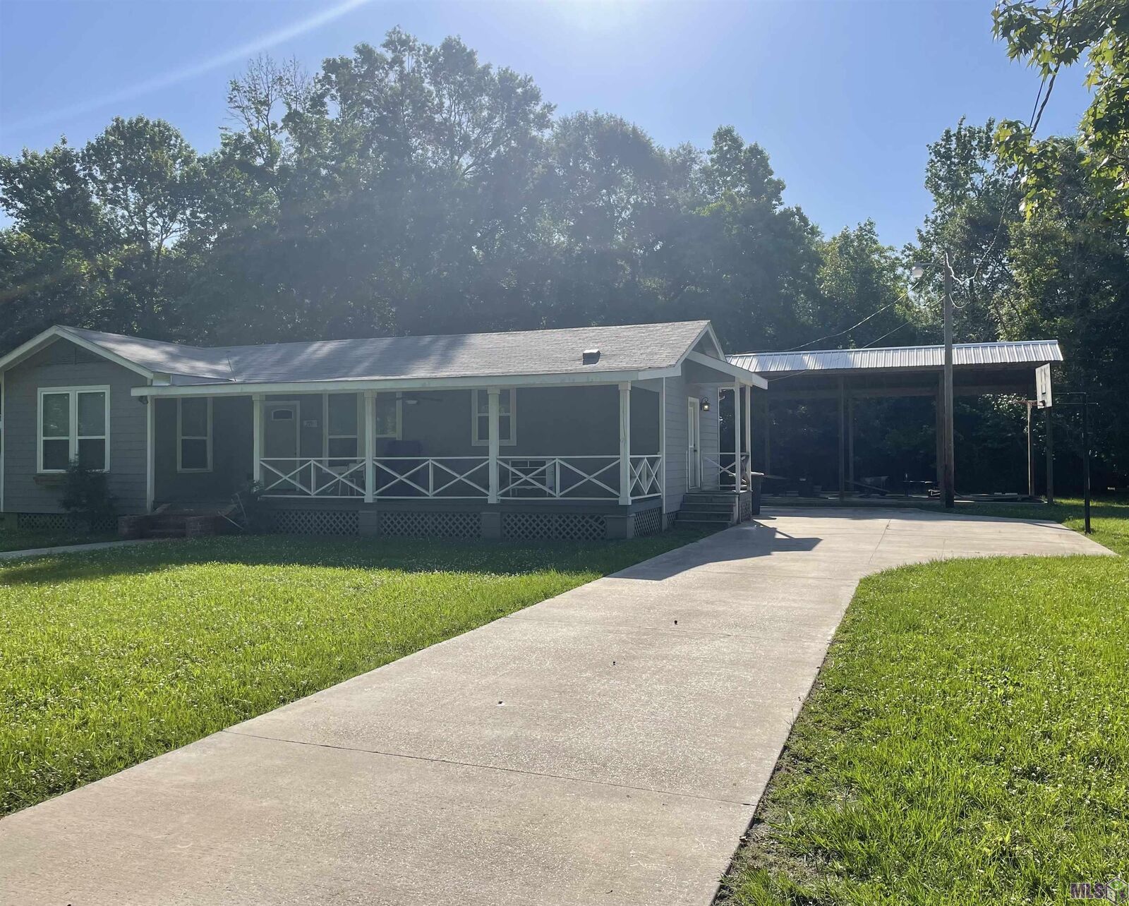 Property Photo:  2155 E Flonacher Rd  LA 70791 