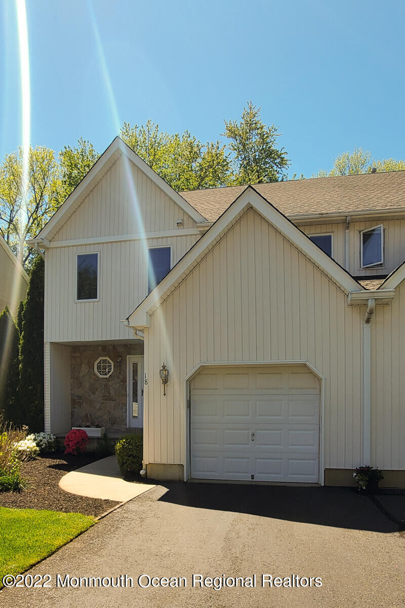 Property Photo:  18 Hickory Lane  NJ 07739 
