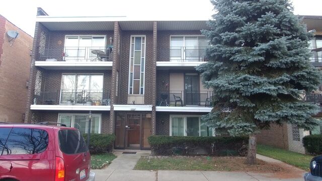 Property Photo:  5743 S Kenton Avenue 3S  IL 60629 