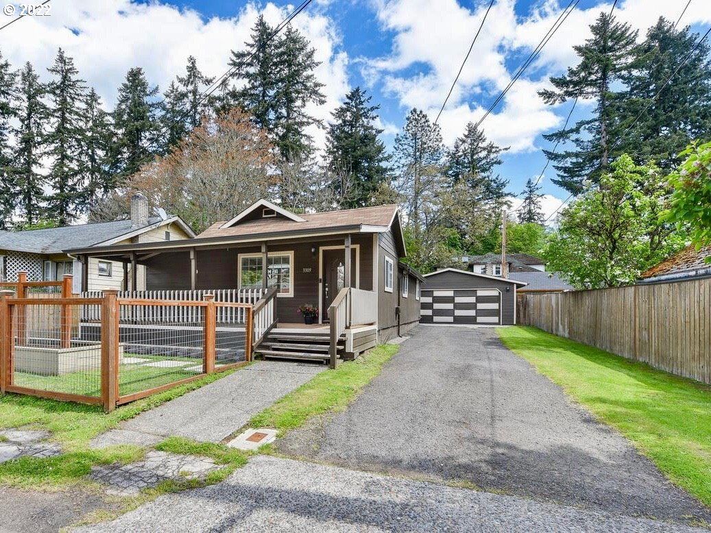 Property Photo: 3309 Fairmount Ave WA 98661