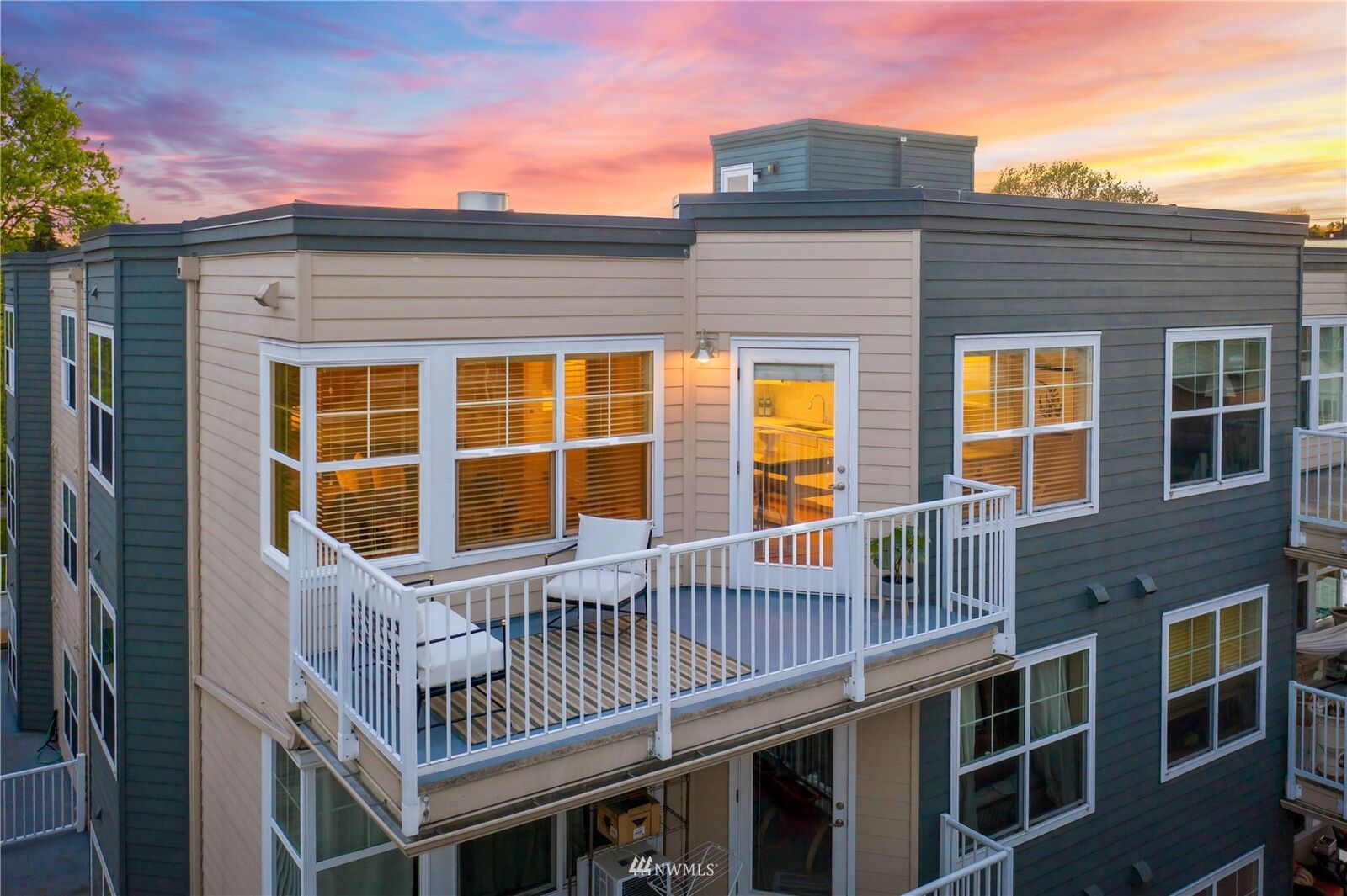 Property Photo:  432 NE Ravenna Boulevard 403  WA 98115 