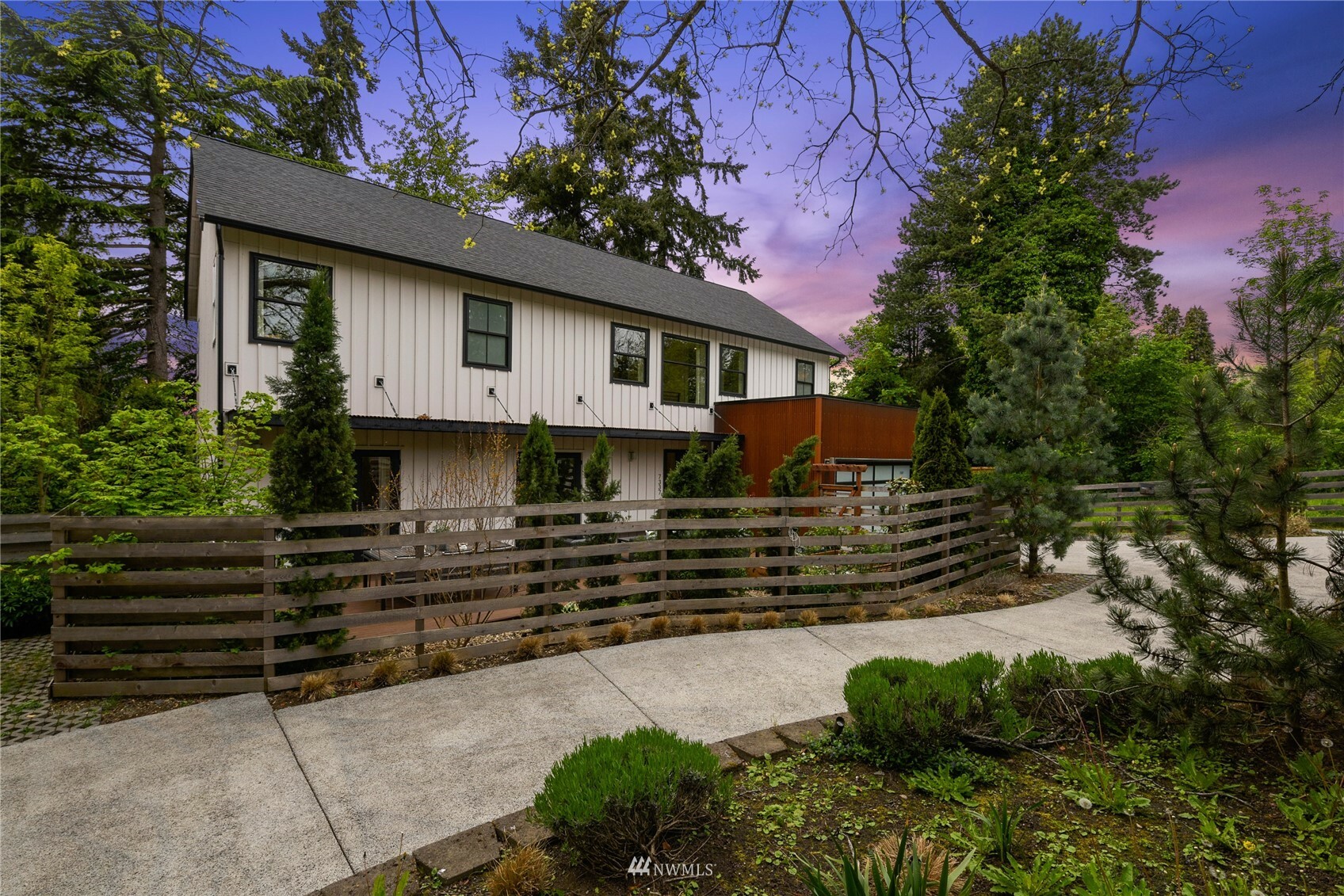 Property Photo:  7337 Seward Park Avenue S  WA 98118 