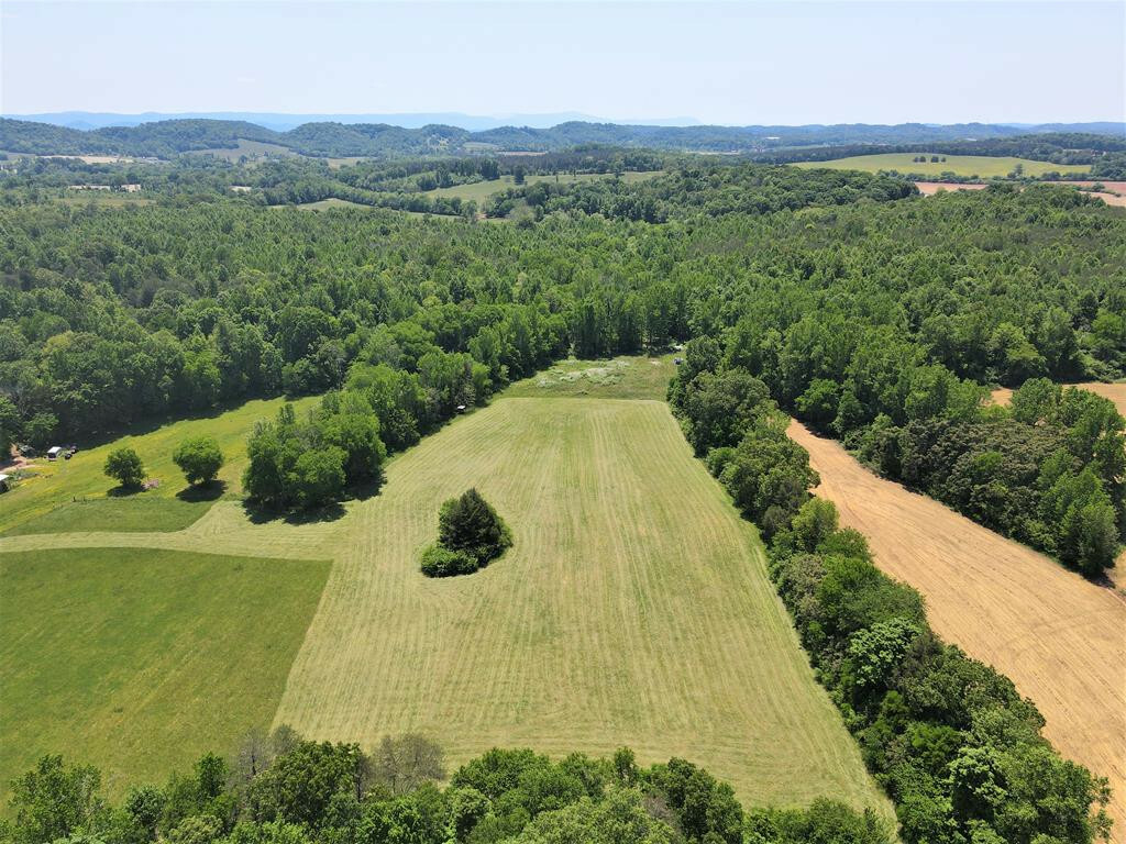 Property Photo:  208 County Road 373  TN 37826 