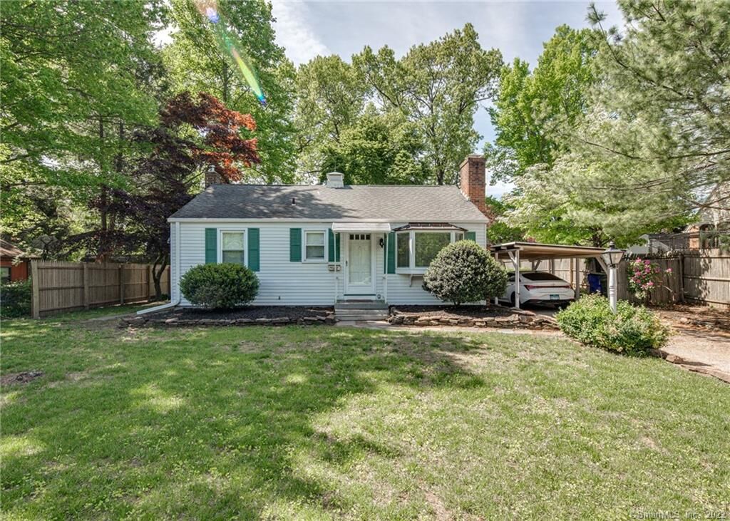 Property Photo: 182 Spring Street CT 06096