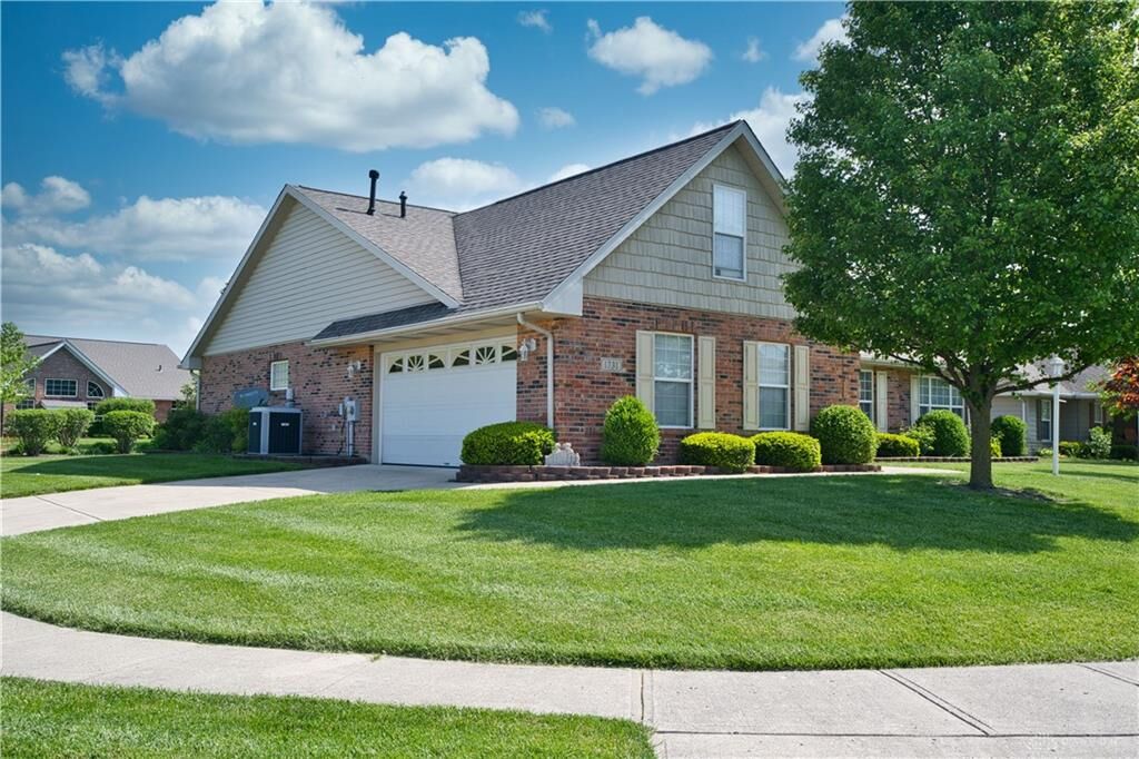 Property Photo: 1731 Tearose Circle OH 45324