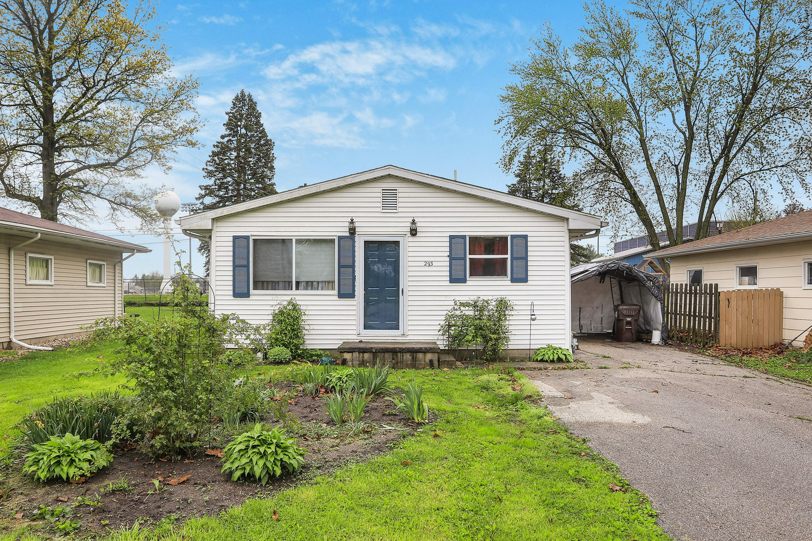 Property Photo:  293 E Park Street  IL 62501 