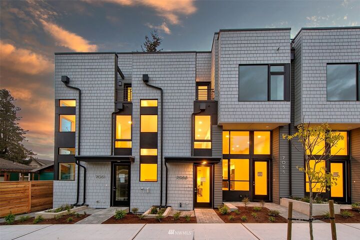 7055 9th Avenue NE  Seattle WA 98115 photo