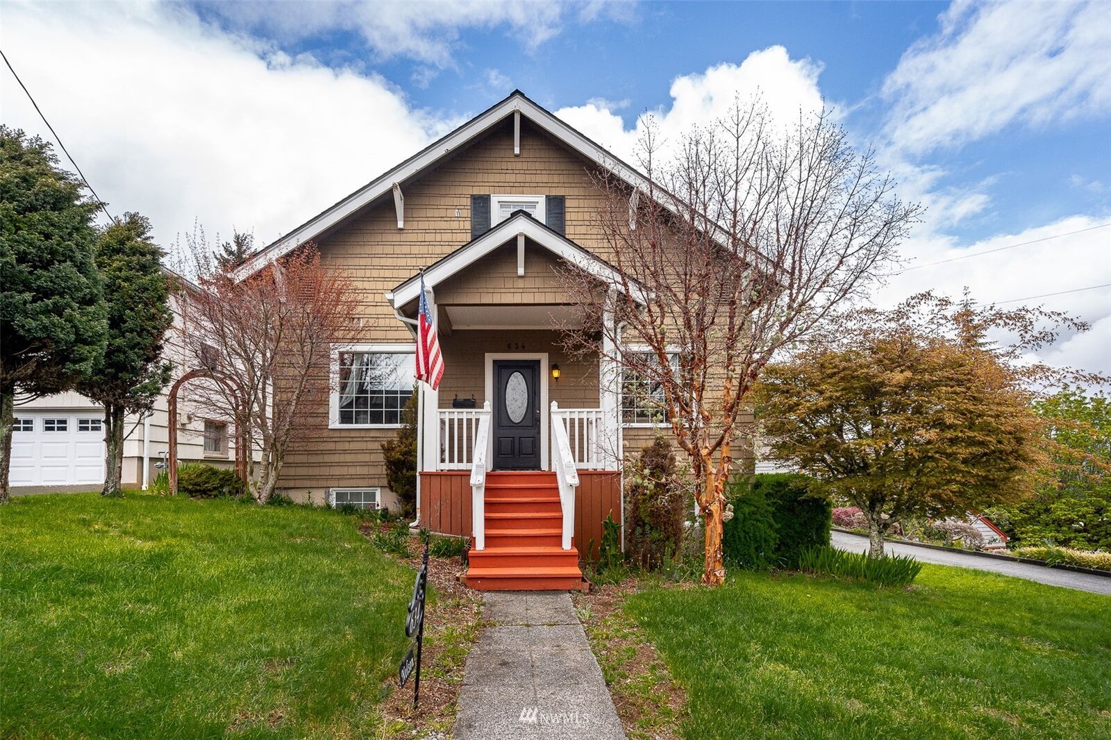 Property Photo:  634 Burleigh Avenue  WA 98520 