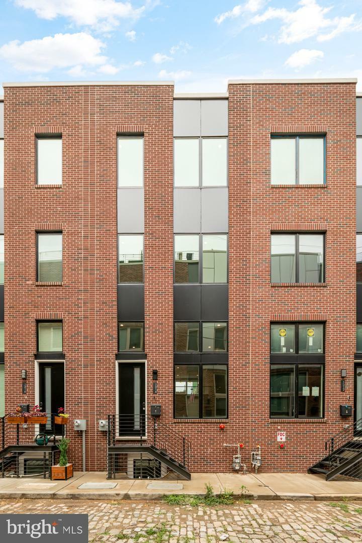 Property Photo: 1327 S Capitol Street PA 19146