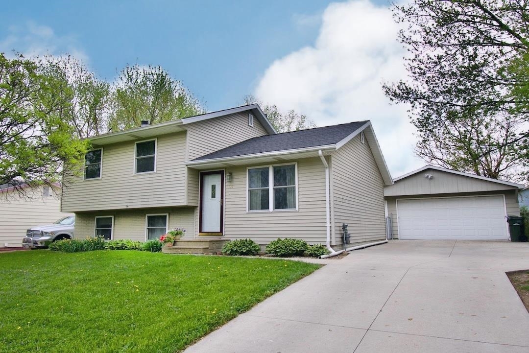 729 Calumett Drive  Cedar Falls IA 50613 photo