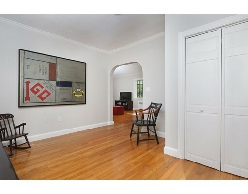 Property Photo:  114 Sewall Ave 2  MA 02446 