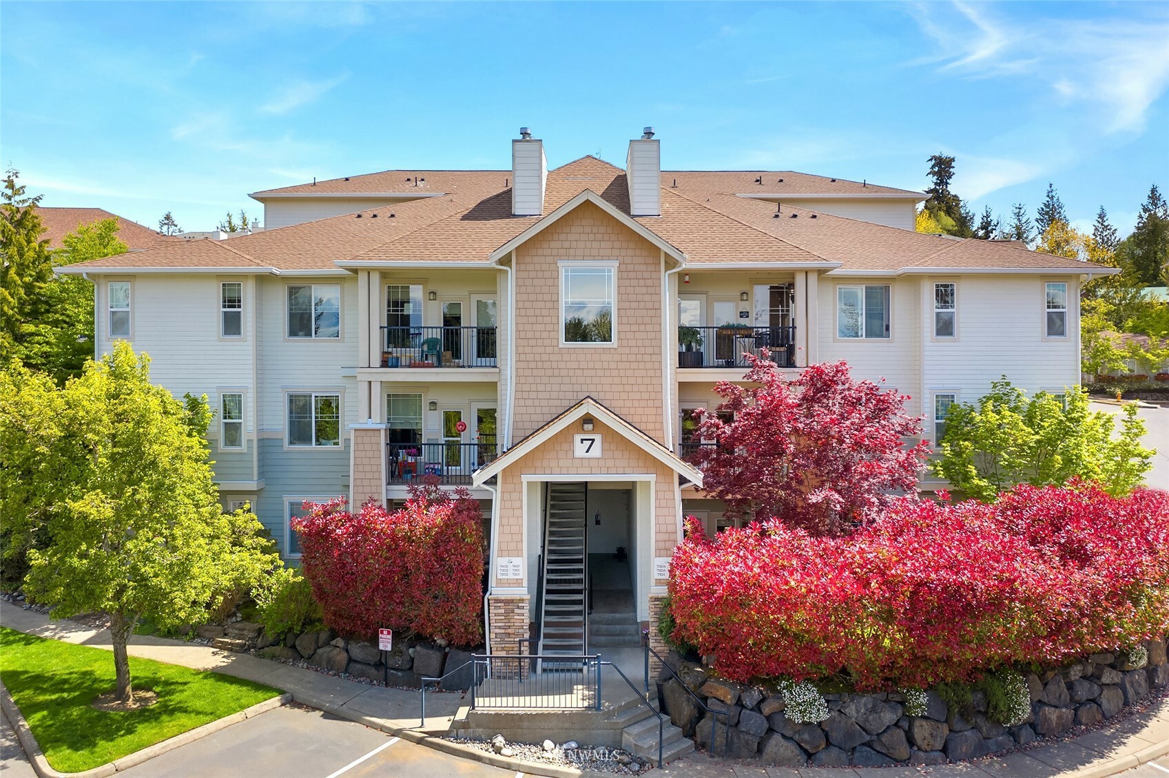 Property Photo: 15026 40th Avenue W 7-401 WA 98087