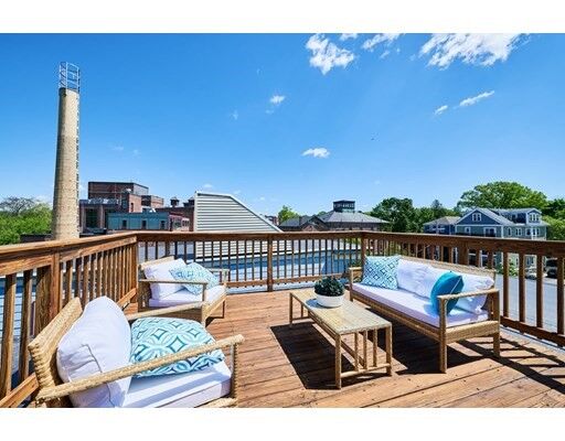 Property Photo:  20 Merriam St 3  MA 02130 