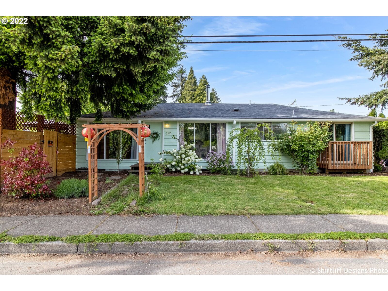 Property Photo:  3855 Marshall Ave  OR 97402 