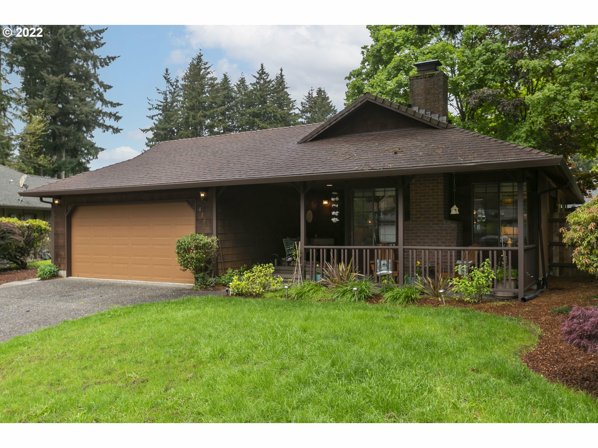 Property Photo:  410 NE Hearthwood Blvd  WA 98684 