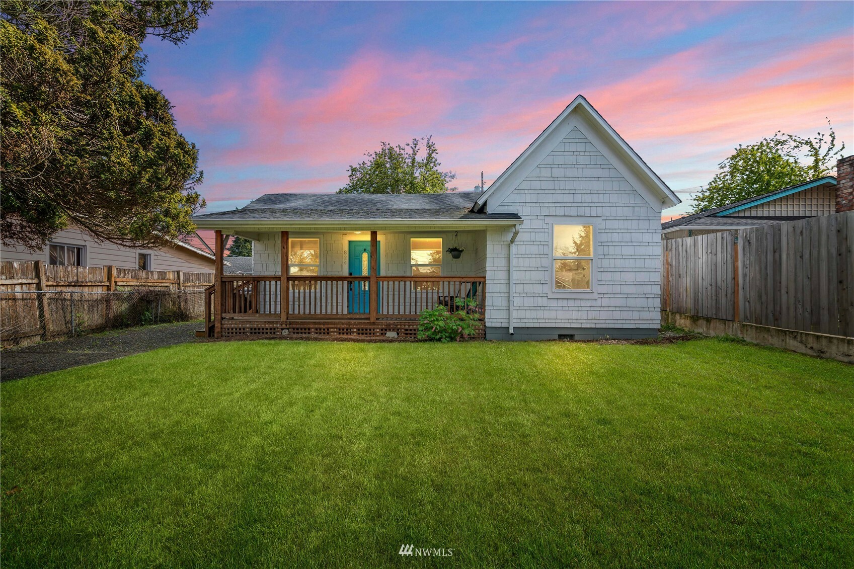 Property Photo:  824 E 65th Street  WA 98404 