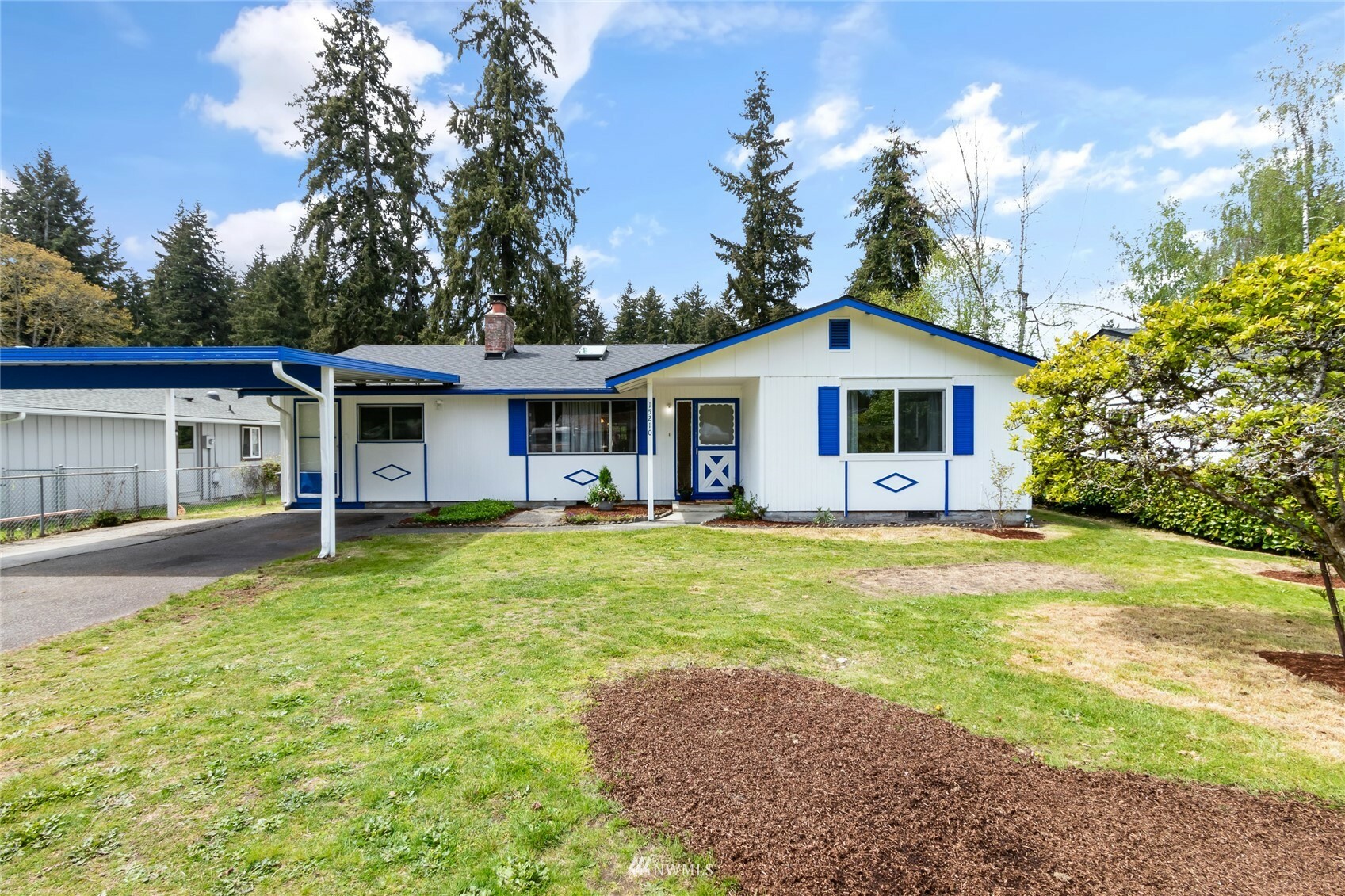 Property Photo:  15210 25th Avenue E  WA 98445 