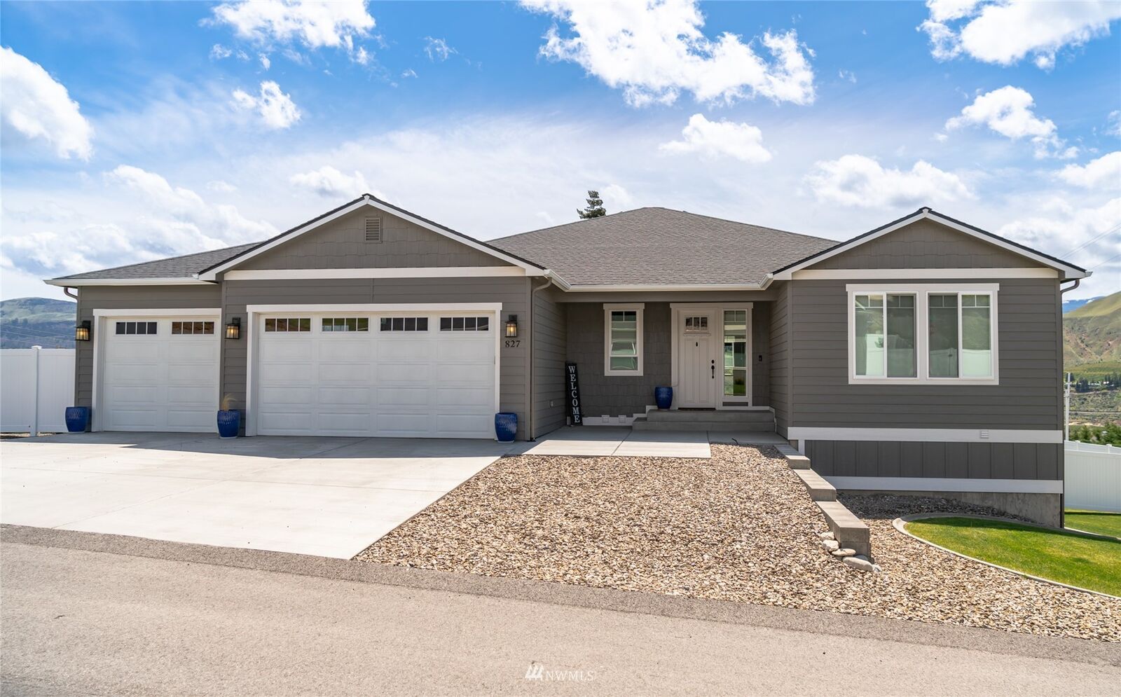 Property Photo: 827 S Mary Avenue WA 98802