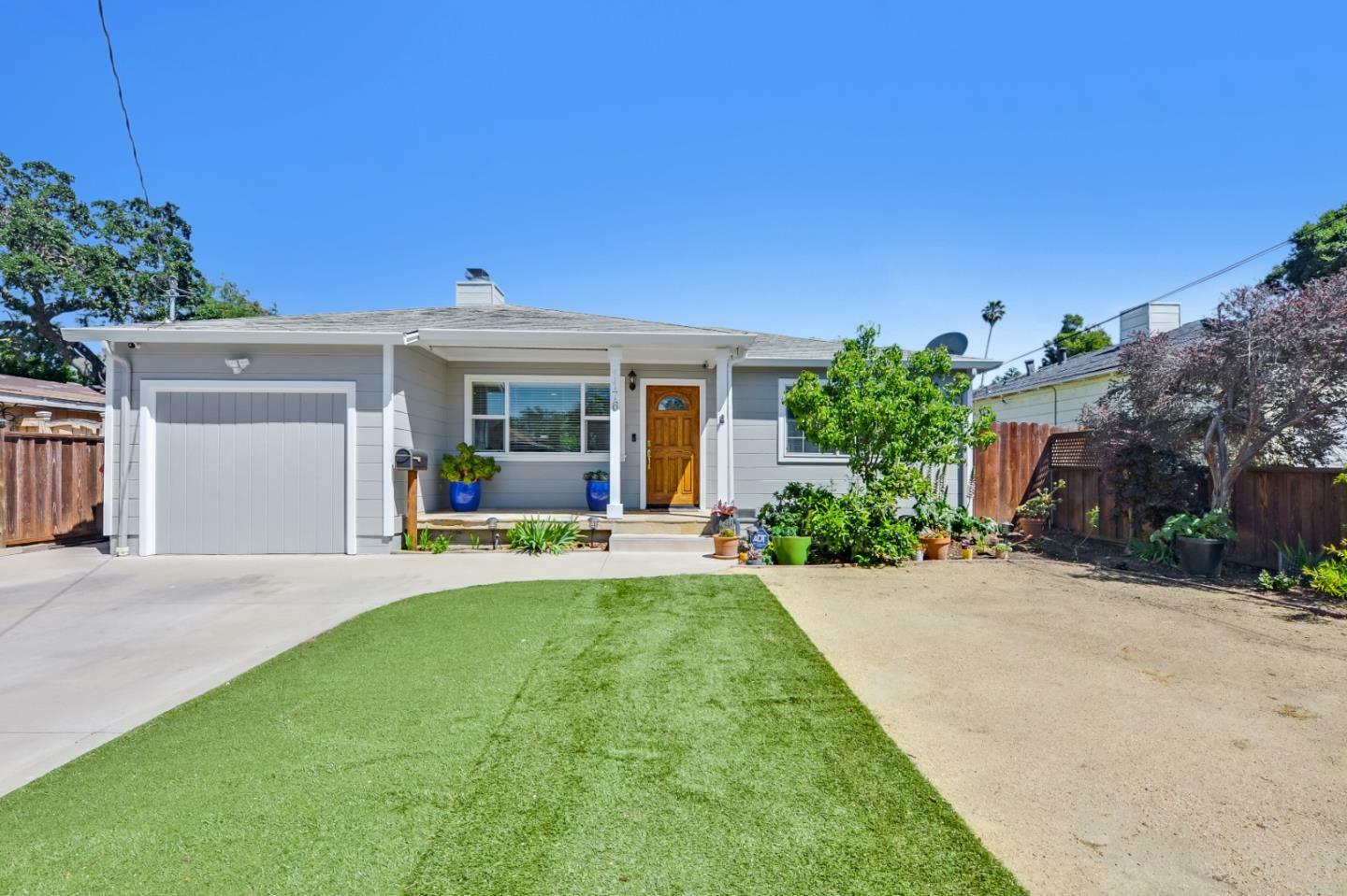 Property Photo:  1176 Westminster Avenue  CA 94303 