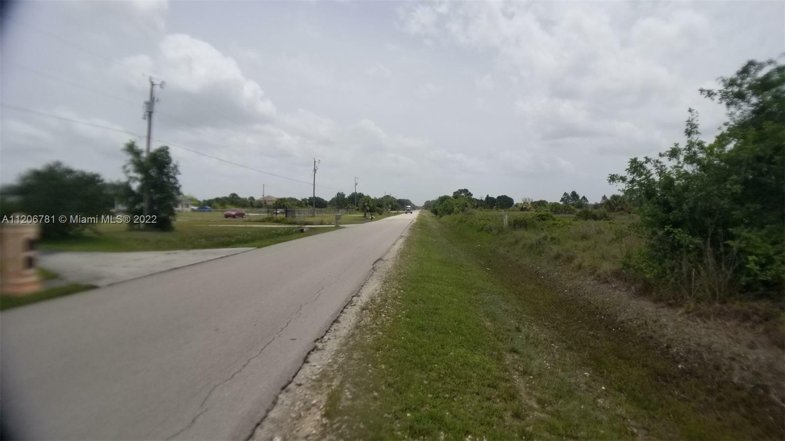 Property Photo: 56 Ave NE FL 34120