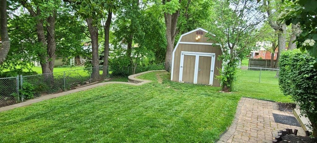 Property Photo: 4015 Beavercreek Cir OH 45241