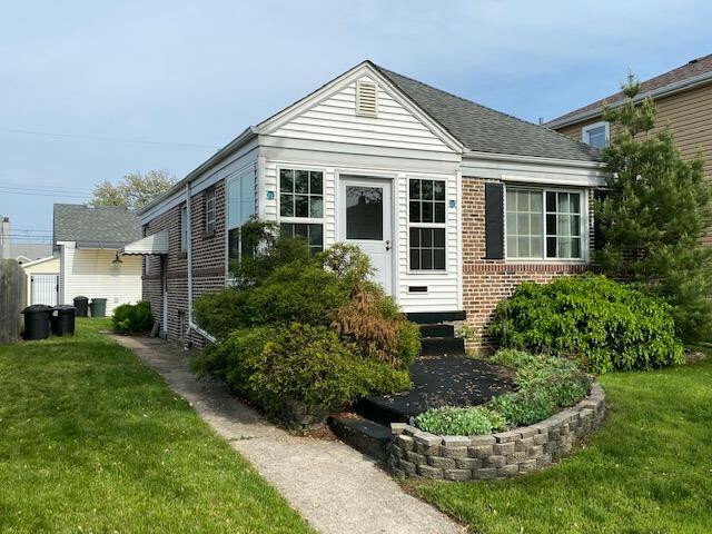 Property Photo: 1437 Warwick Avenue IN 46394