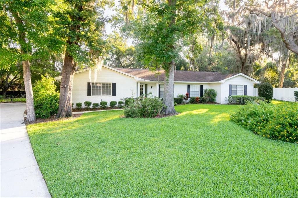 Property Photo:  126 Laurel Tree Way  FL 33511 