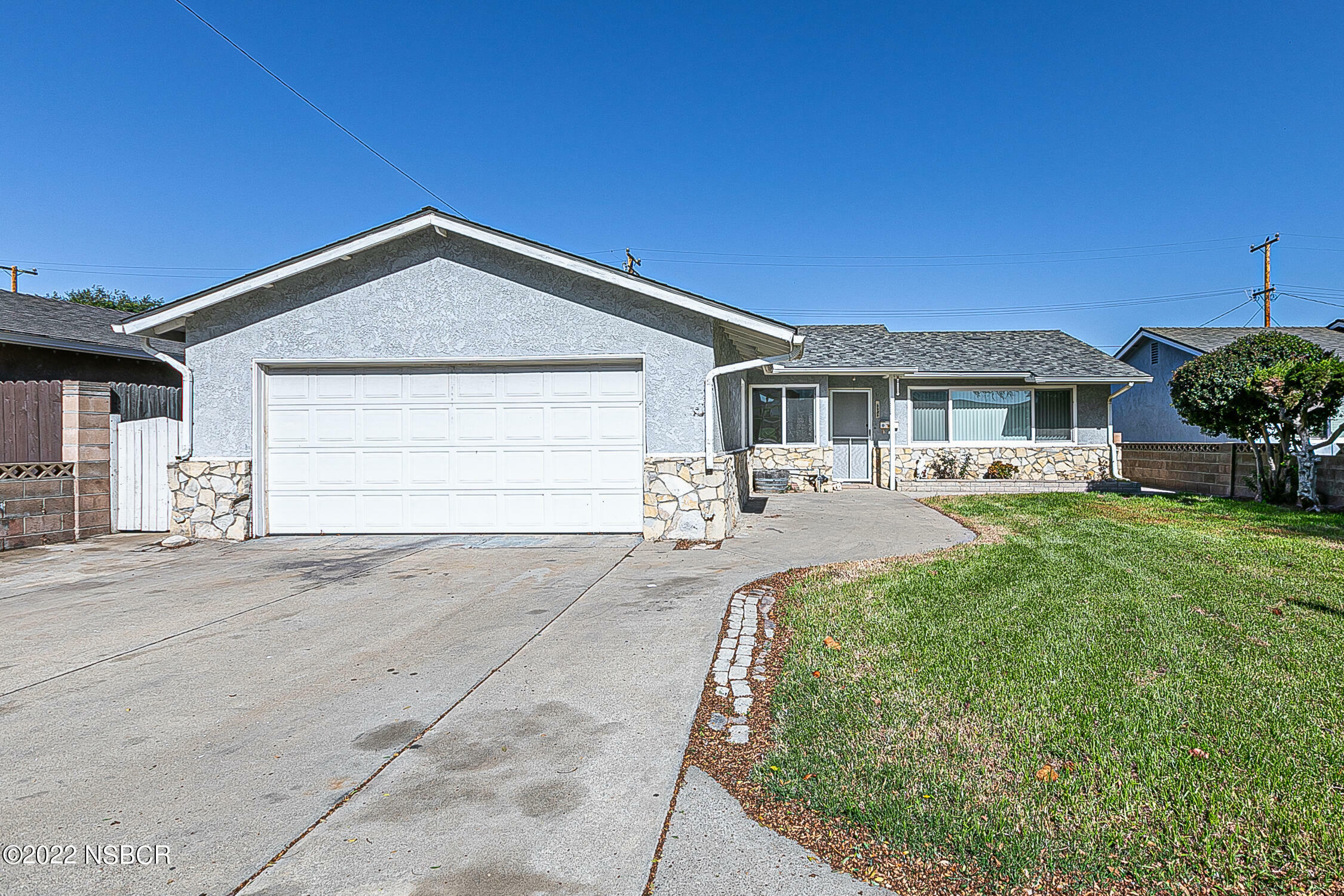 Property Photo:  1121 E Oak Avenue  CA 93436 