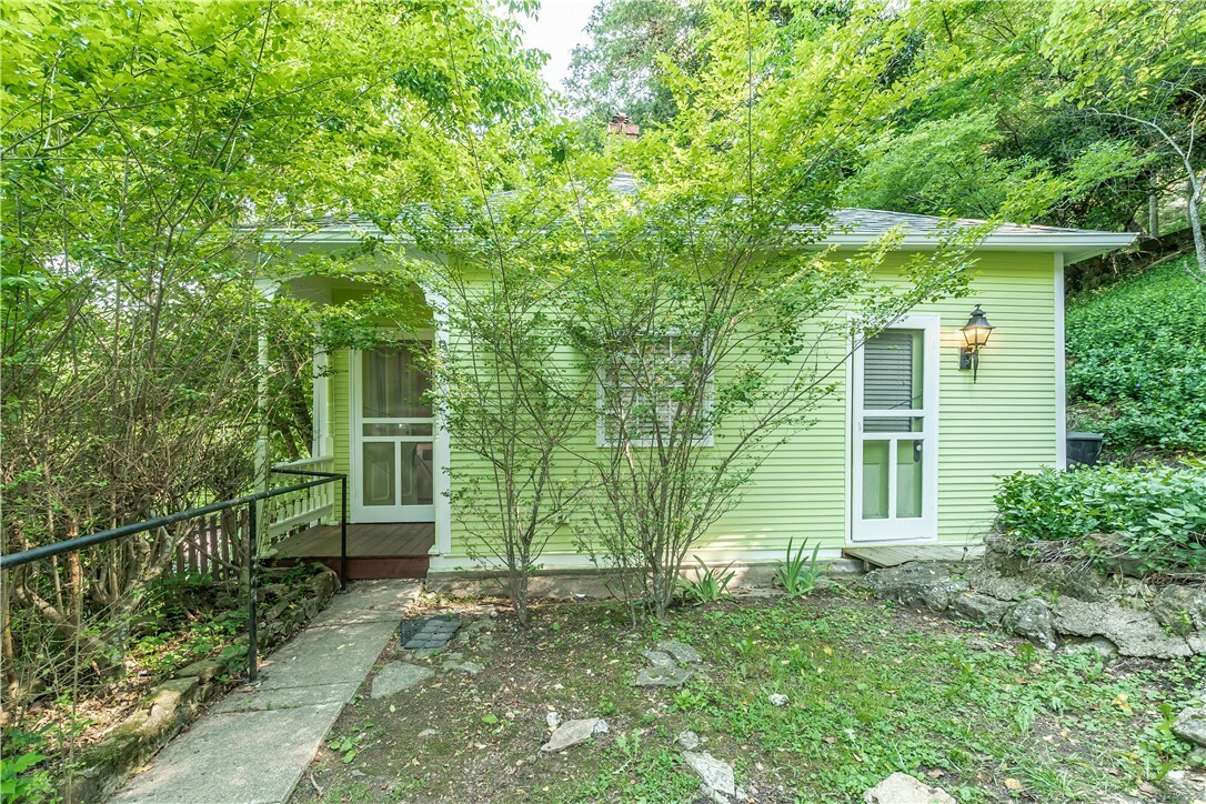 Property Photo:  19 Jackson Street  AR 72632 